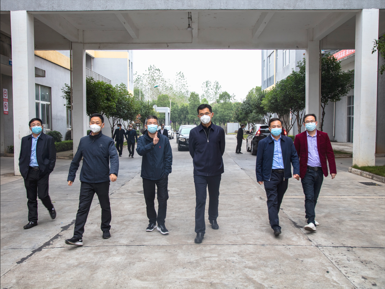澧縣縣委副書記、縣長王啟武深入湖南萌恒調研